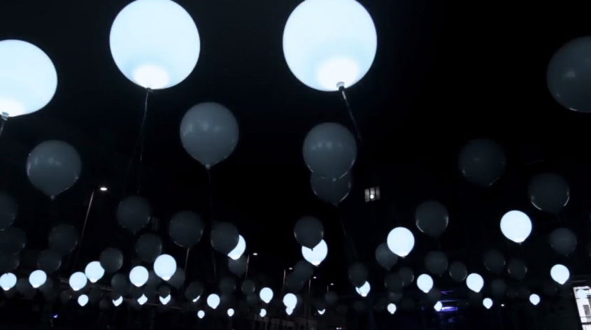 Cyclique Helium Balloon Art Display
